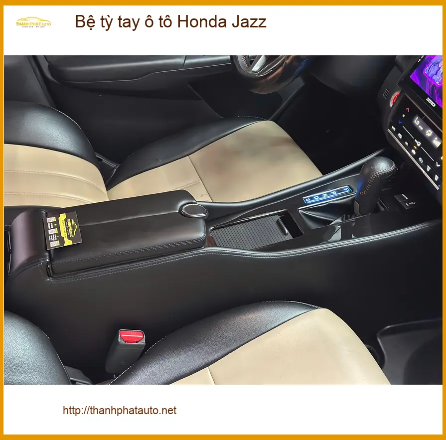 Anh Minh lắp Bệ tỳ tay ô tô Honda Jazz Quận 12 để đỡ mỏi tay khi lái xe đường dài ảnh thực tế 2