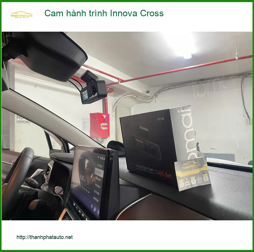 Anh Đạt lắp cam hành trình Innova Cross chính hãng để an tâm lái xe ở Quận 9 ảnh thực tế 4