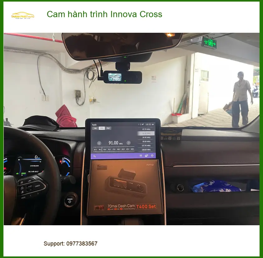 Anh Đạt lắp cam hành trình Innova Cross chính hãng để an tâm lái xe ở Quận 9 ảnh thực tế 5