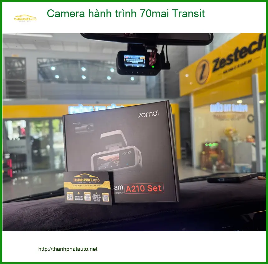 Anh Quân lắp Camera hành trình 70mai cho Ford Everest tại Quận 9 đi công tác xa