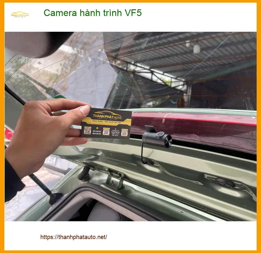 Chị Thanh Thảo lắp Camera hành trình VF5 tại Quận 9 để ghi lại hành trình an toàn ảnh thực tế 3