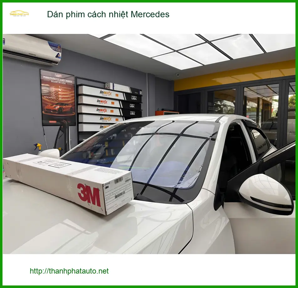 Anh Khang dán phim cách nhiệt Mercedes C200 tại Quận 9 chống nóng cấp tốc ảnh thực tế 2