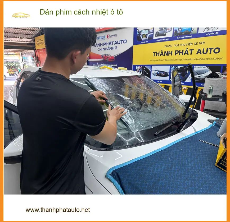 Cô Thoa dán phim cách nhiệt Hyundai Santa Fe tại Quận 12 chính hãng ảnh thực tế 2