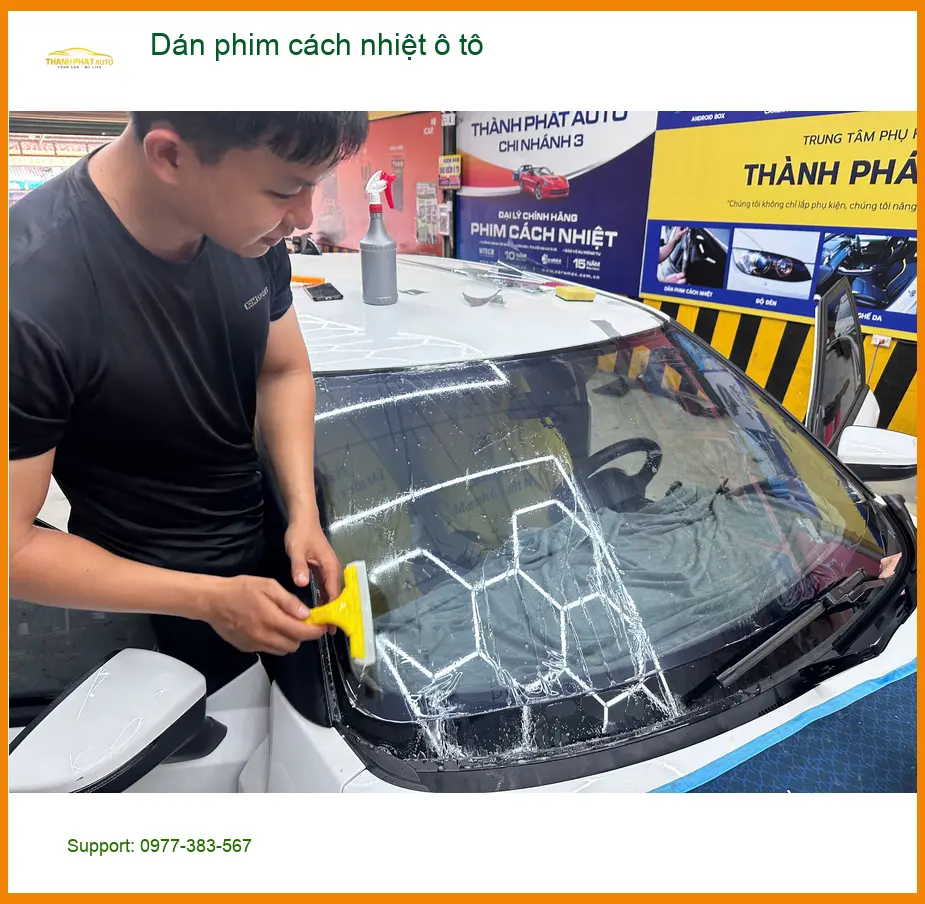 Cô Thoa dán phim cách nhiệt Hyundai Santa Fe tại Quận 12 chính hãng ảnh thực tế 3