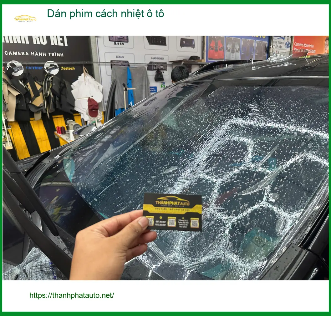 Anh Tấn dán phim cách nhiệt ô tô cho Honda HR-V tại Quận 12 để bảo vệ nội thất ảnh thực tế 4