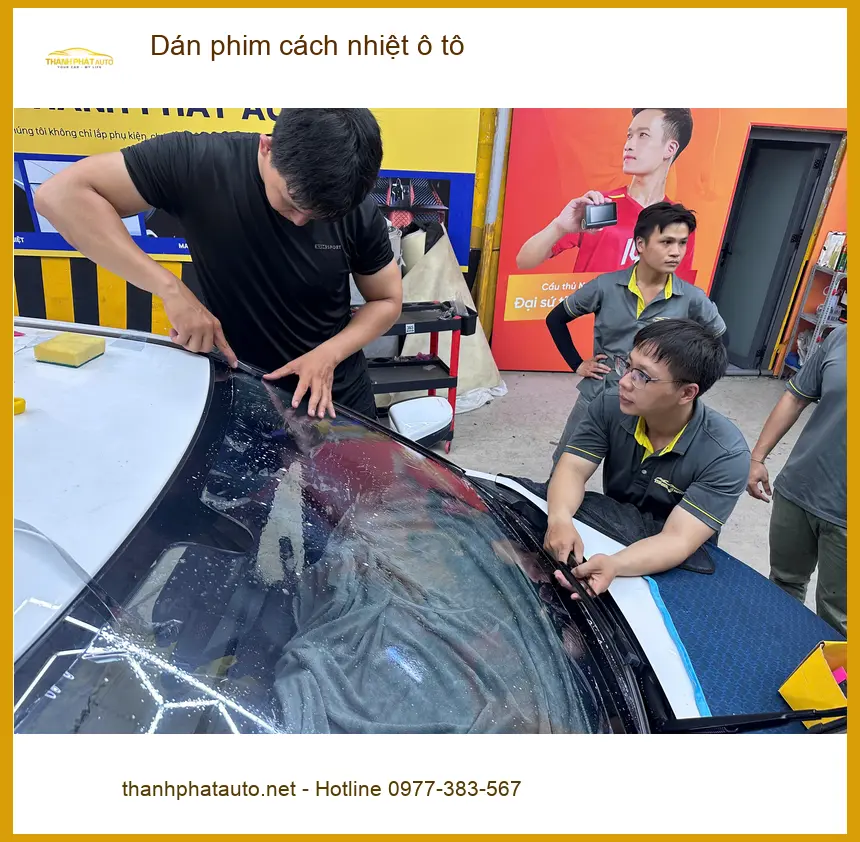 Cô Thoa dán phim cách nhiệt Hyundai Santa Fe tại Quận 12 chính hãng ảnh thực tế 5