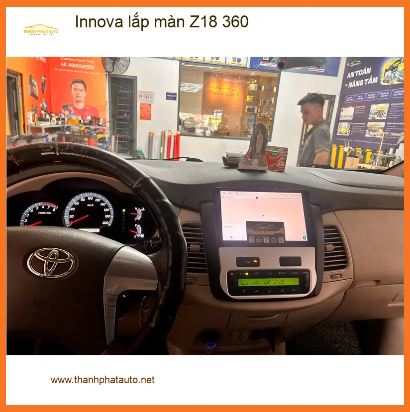 Chú Tấn lắp màn hình Z18 360 cho Innova ở Quận 12 để lái xe an toàn hơn ảnh thực tế 2