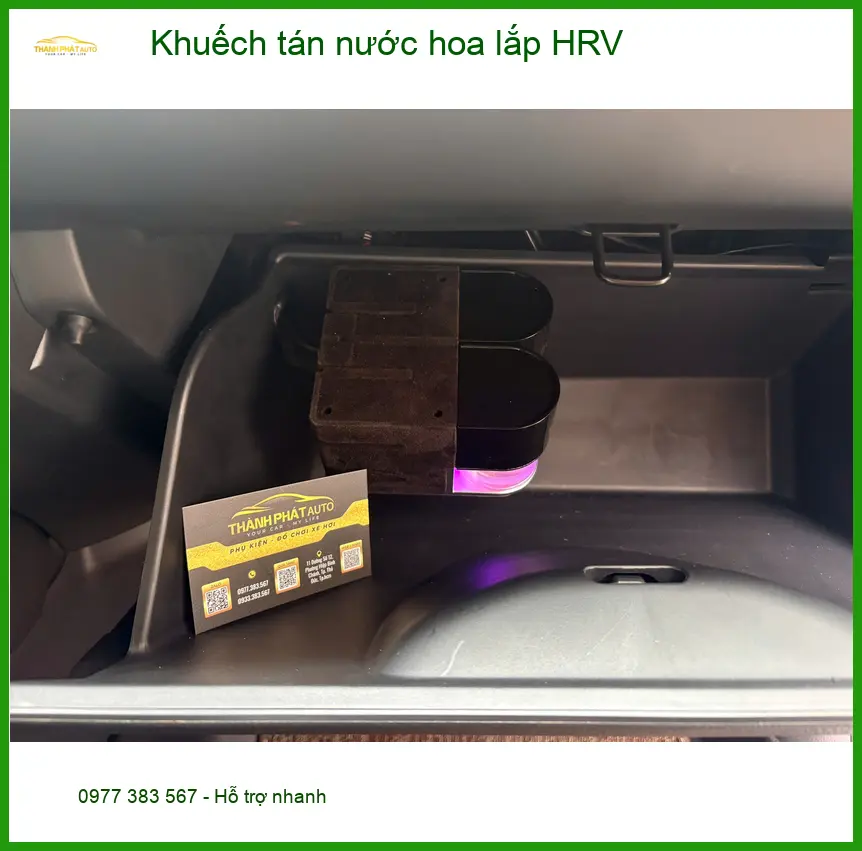 Chị Nguyệt Ánh lắp khuếch tán nước hoa HRV tại Thủ Đức để xe thơm mát ảnh thực tế 4