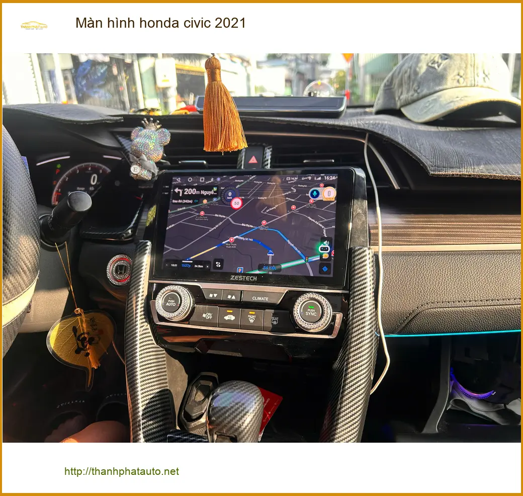 Chị Thảo lắp màn hình Honda Civic 2021 để trải nghiệm tính năng mới tại Quận 12 ảnh thực tế 4