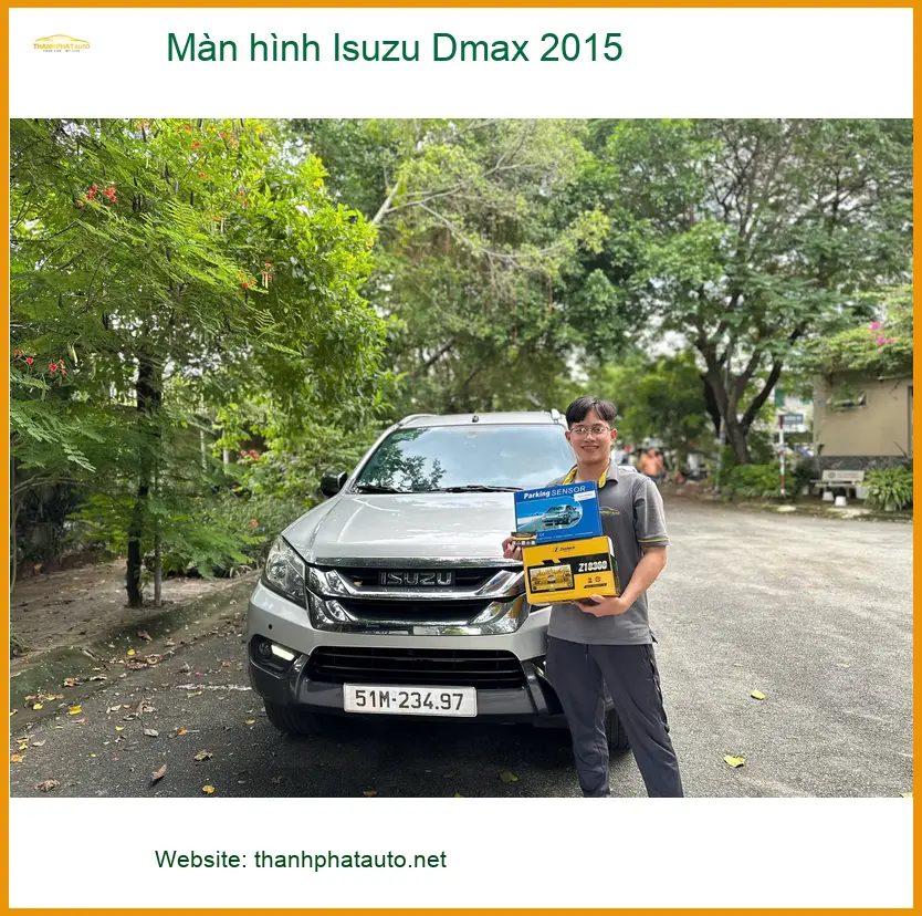 Anh Phong nâng cấp màn hình Isuzu Dmax 2015 tại Quận 9 vì màn hình cũ bị giật lag ảnh thực tế 2