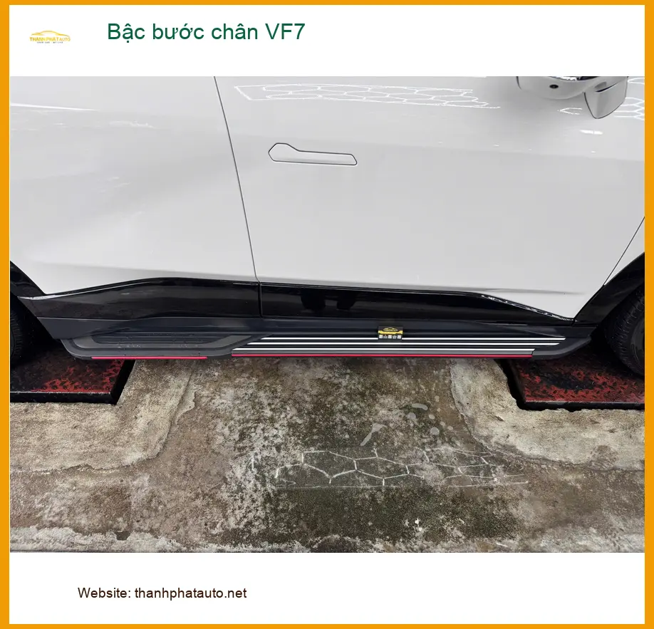 Anh Khải lắp bậc bước chân VF7 tại Quận 9 để gia đình lên xuống xe an toàn hơn ảnh thực tế 5