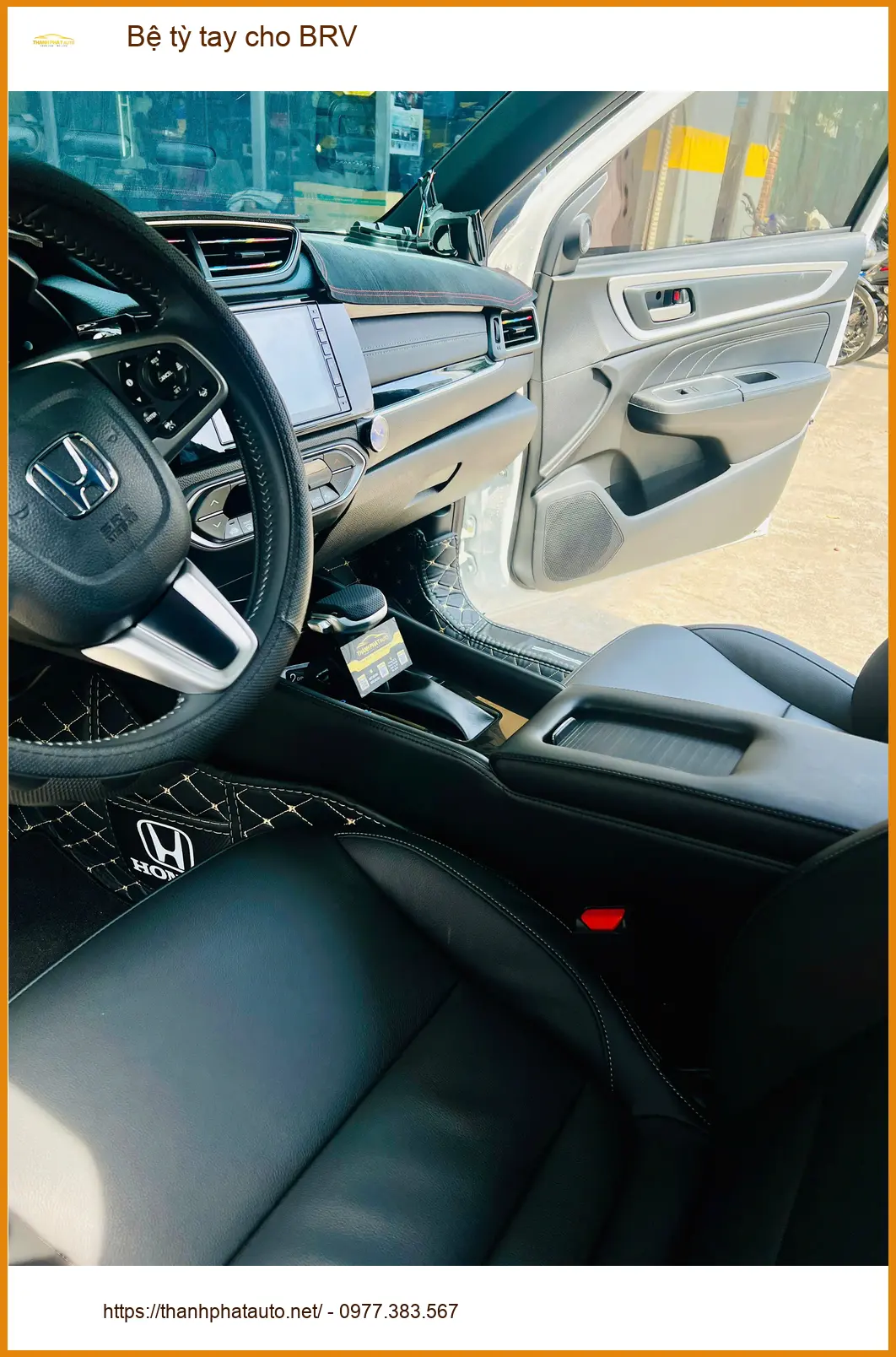 Chị Thảo lắp bệ tỳ tay cho Honda BRV tại Quận 9 để giảm mỏi tay ảnh thực tế 2