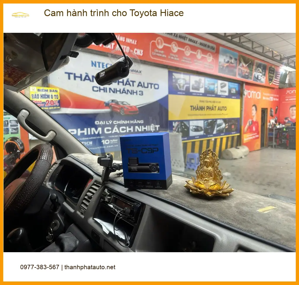 Anh Tấn lắp cam hành trình Toyota Hiace Quận 12 ghi lại hành trình an toàn ảnh thực tế 3