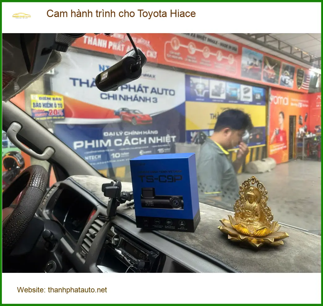 Anh Tấn lắp cam hành trình Toyota Hiace Quận 12 ghi lại hành trình an toàn ảnh thực tế 5