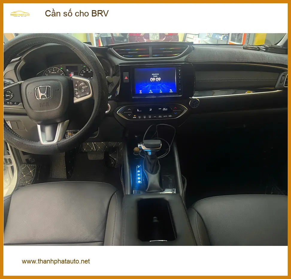 Anh Duy thay cần số mới cho Honda BRV vì bị kẹt số tại Quận 9