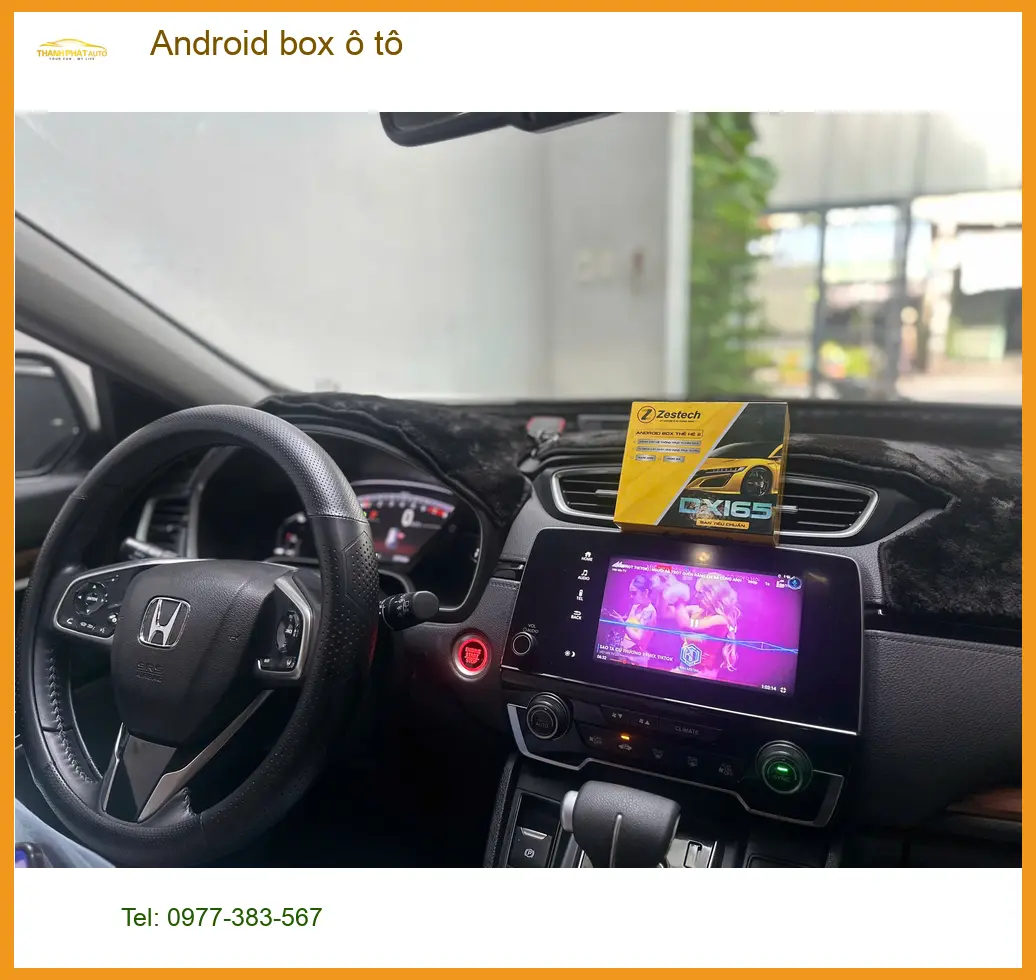 Chị Vân Anh lắp Android box ô tô cho VinFast Fadil tại Quận Tân Bình.
