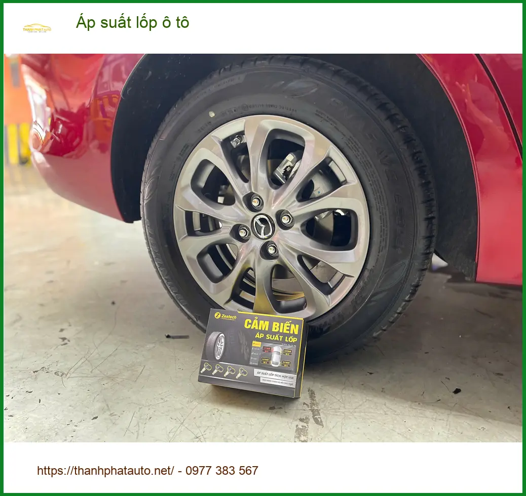 Anh Trọng gắn áp suất lốp ô tô cho Toyota Corolla Altis tại Quận 3 ảnh thực tế 4