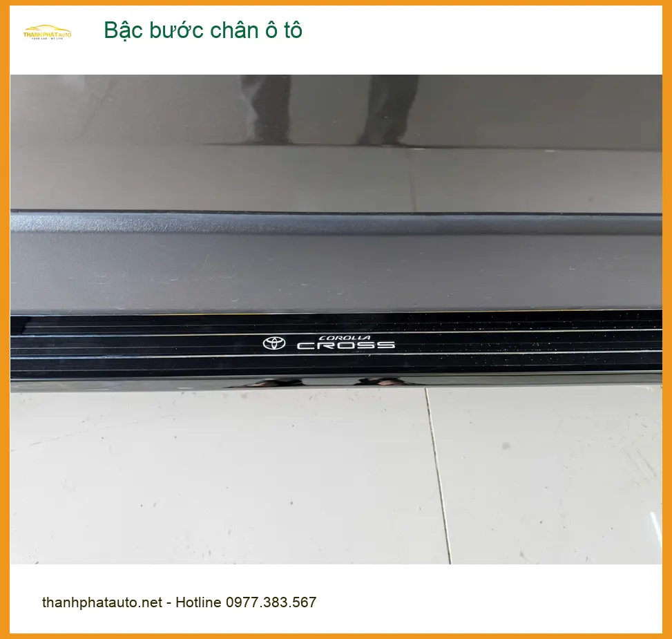 Anh Dũng lắp bậc bước chân ô tô cho Kia Carnival tại Quận Gò Vấp để gia đình dễ lên xuống ảnh thực tế 3