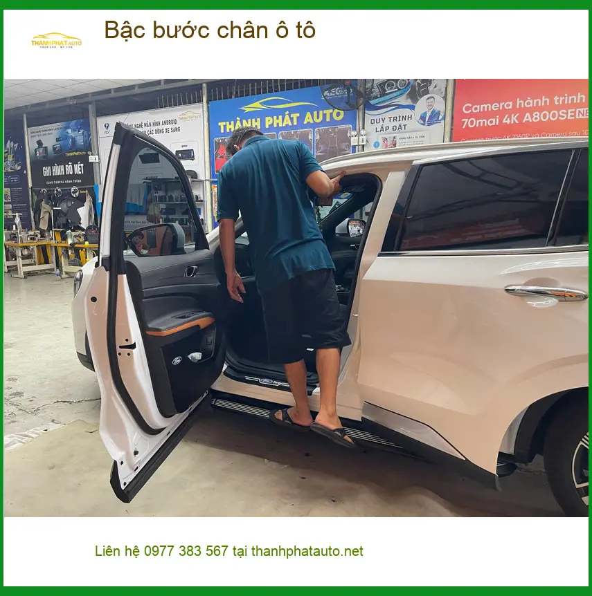 Chú Lâm lắp bậc bước chân ô tô Kia Carnival ở Quận Tân Phú cho gia đình ảnh thực tế 3