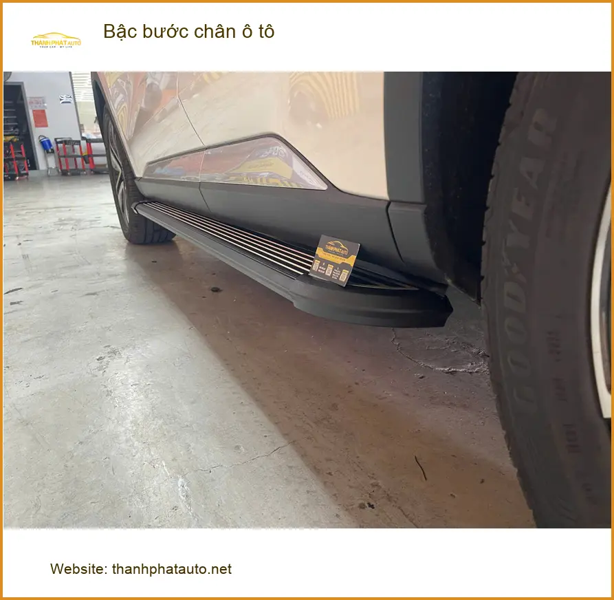 Chú Lâm lắp bậc bước chân ô tô Kia Carnival ở Quận Tân Phú cho gia đình ảnh thực tế 5