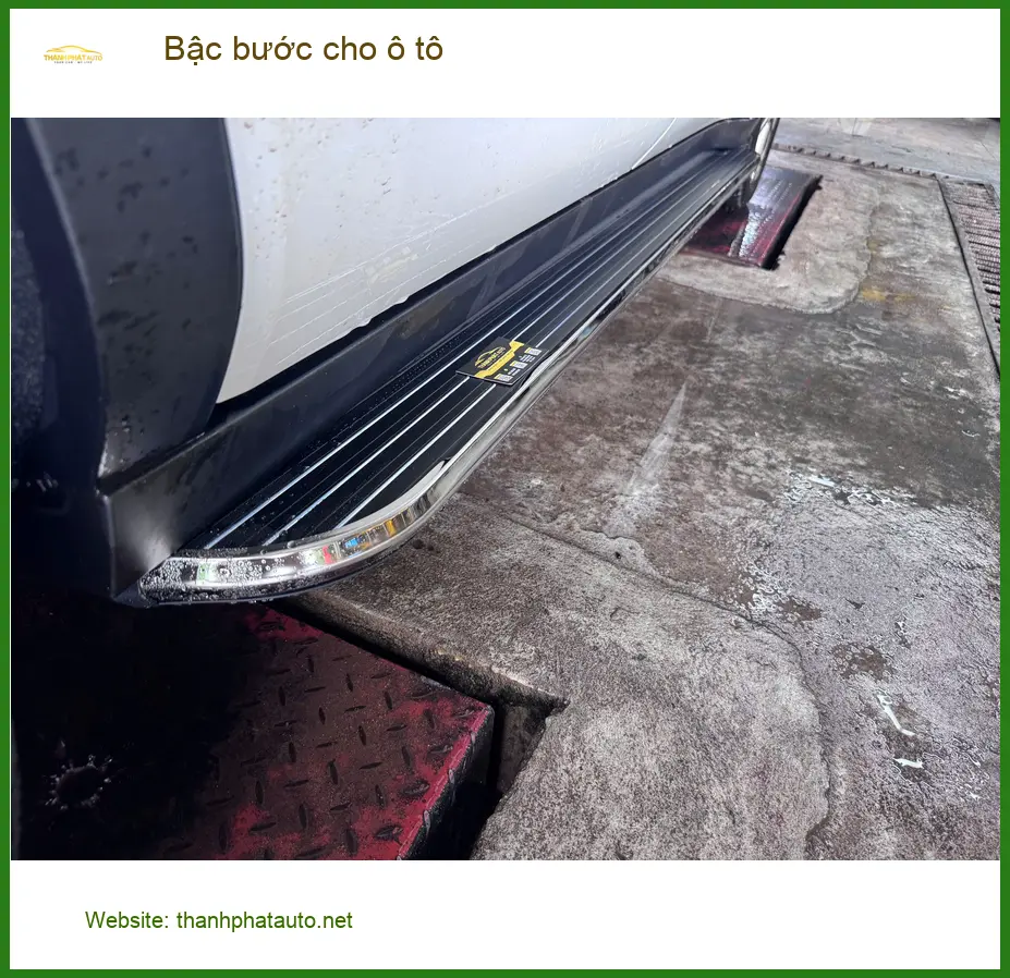 Anh Tấn lắp bậc bước cho Hyundai Santa Fe tại Quận 6 để lên xuống xe tiện hơn ảnh thực tế 4