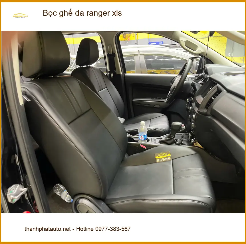 Anh Hưng bọc ghế da Ford Ranger XLS tại Quận 4 để nâng cấp nội thất sau thời gian dài sử dụng