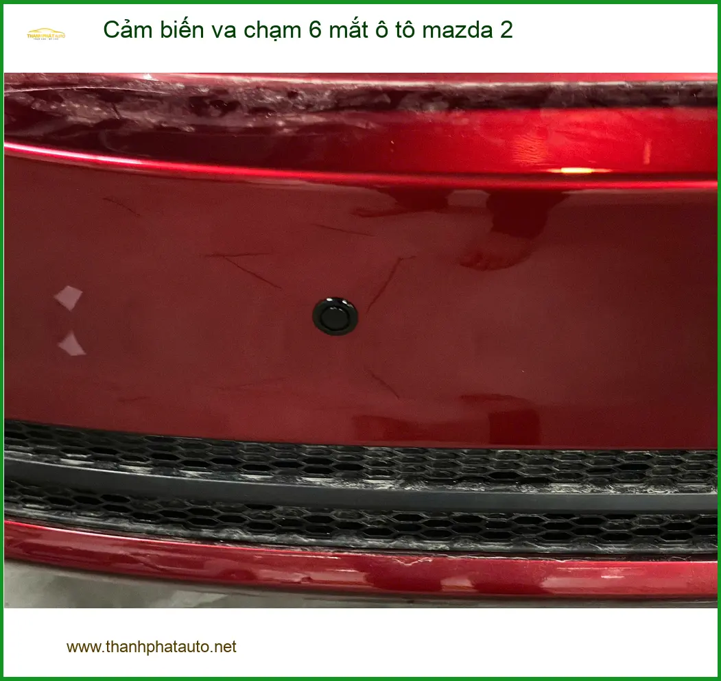 Anh Nam Mazda 2 lắp cảm biến va chạm 6 mắt tại Quận 1 tránh va quệt khi lùi đậu