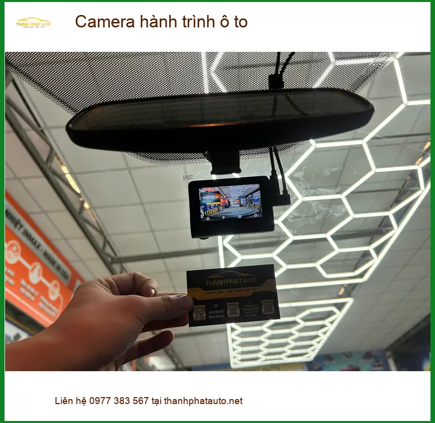 Chị Lan Anh lắp camera hành trình ô tô cho Mazda CX-5 tại Quận 7 để an tâm lái xe ảnh thực tế 3