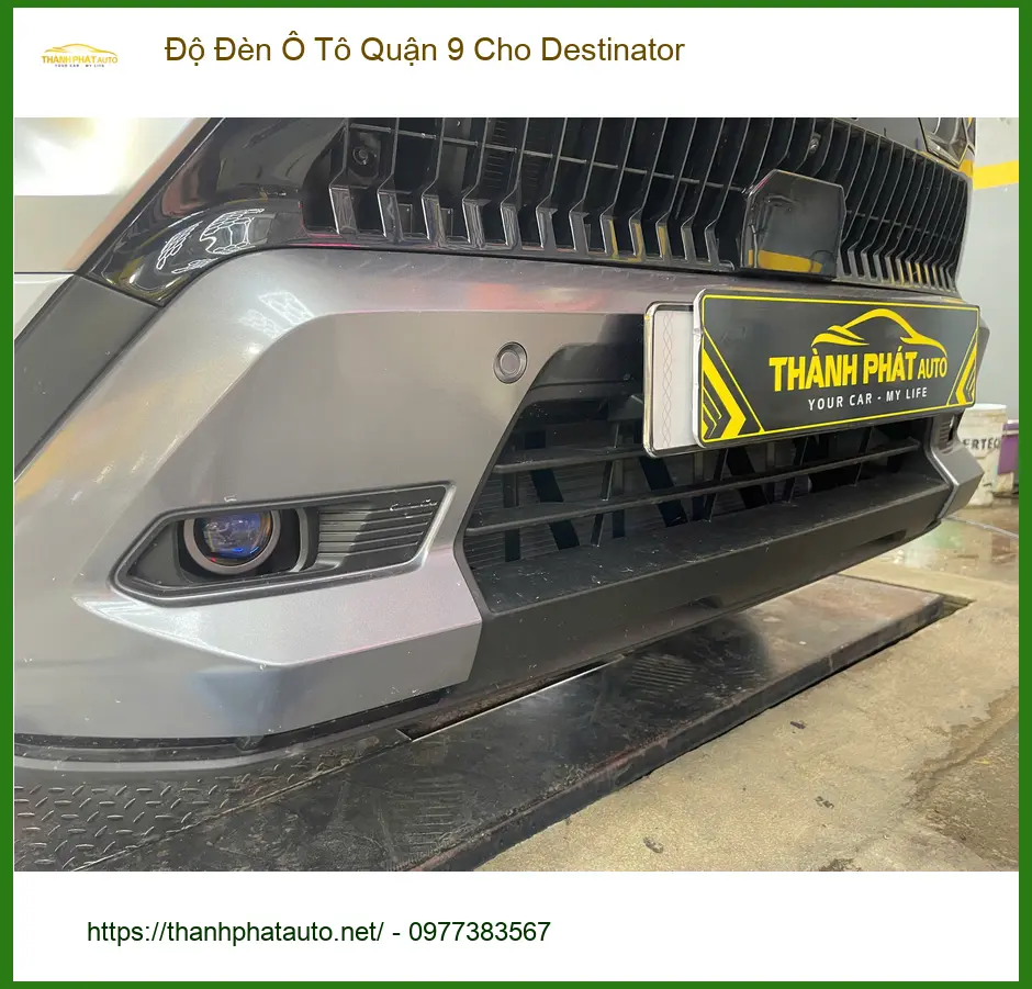 Anh Hưng độ đèn ô tô Toyota Camry tại Quận 9 để tăng cường độ sáng