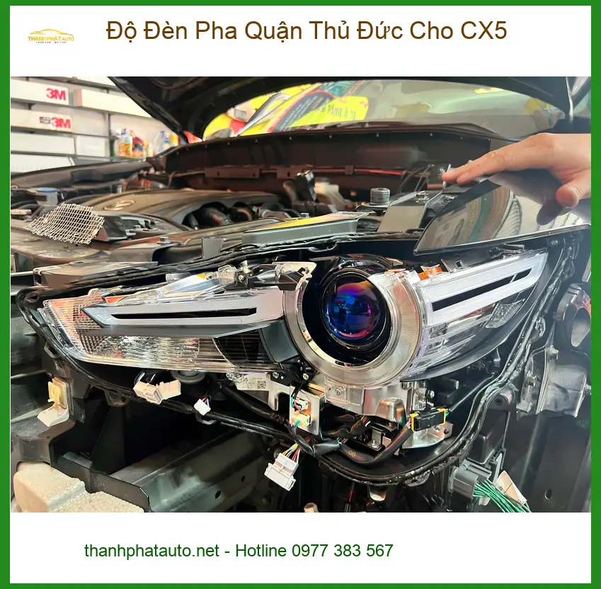 Chú Tùng độ đèn pha cho Mazda CX5 tại Quận Thủ Đức vì đèn zin kém sáng khi trời mưa ảnh thực tế 2