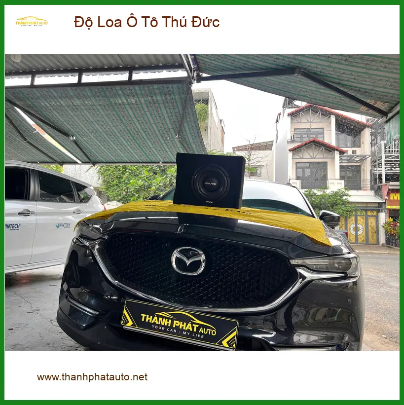 Anh Trọng độ loa ô tô Toyota Camry tại Thủ Đức để âm thanh sống động hơn ảnh thực tế 2