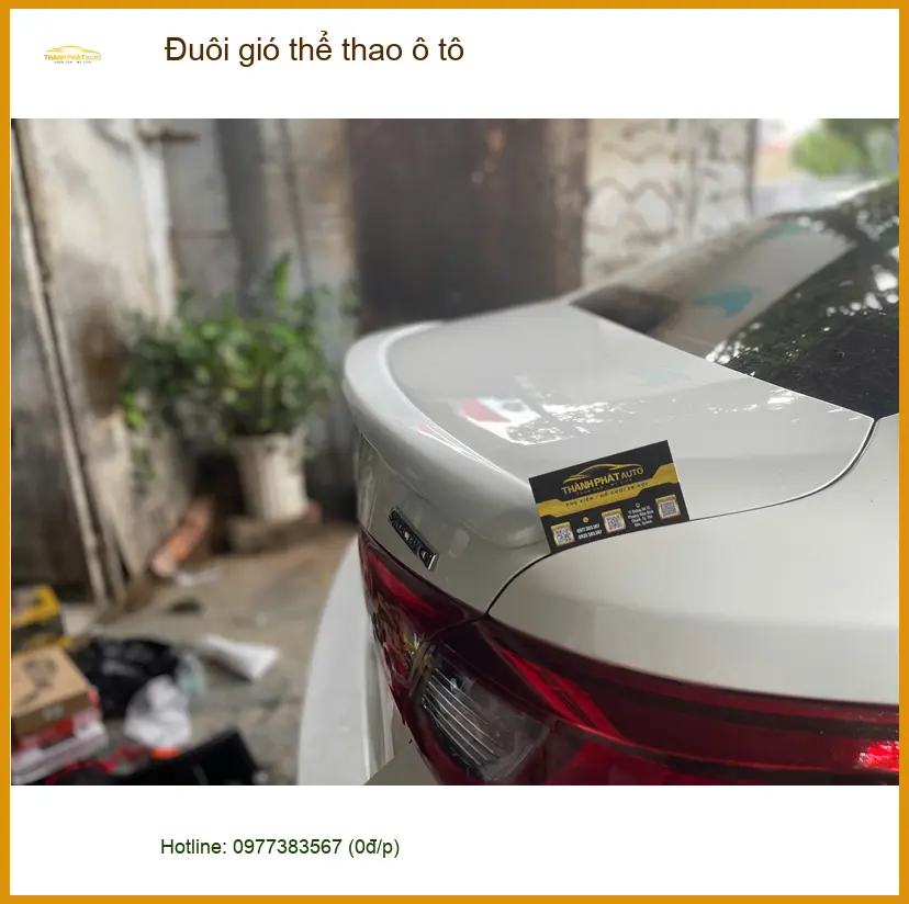 Anh Khải lắp đuôi gió thể thao ô tô cho Honda Civic tại Quận Tân Phú để xe trông cá tính hơn ảnh thực tế 2