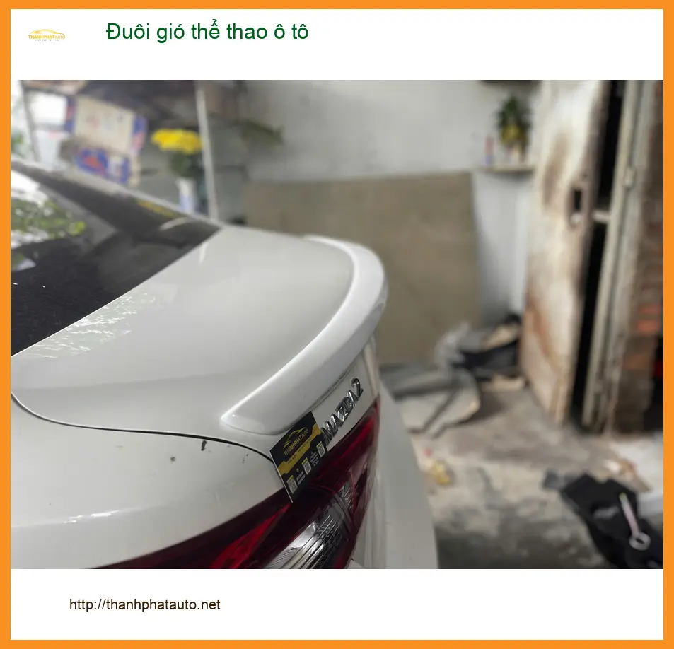 Anh Khải lắp đuôi gió thể thao ô tô cho Honda Civic tại Quận Tân Phú để xe trông cá tính hơn ảnh thực tế 3