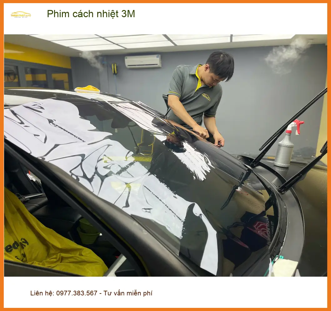 Chị Mai Anh dán phim cách nhiệt 3M cho Hyundai Creta tại Bình Chánh tránh nắng nóng gay gắt ảnh thực tế 3