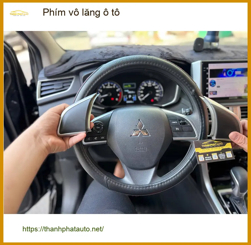 Anh Long lắp phím vô lăng ô tô cho Honda CR-V tại Quận Tân Bình để tiện điều khiển