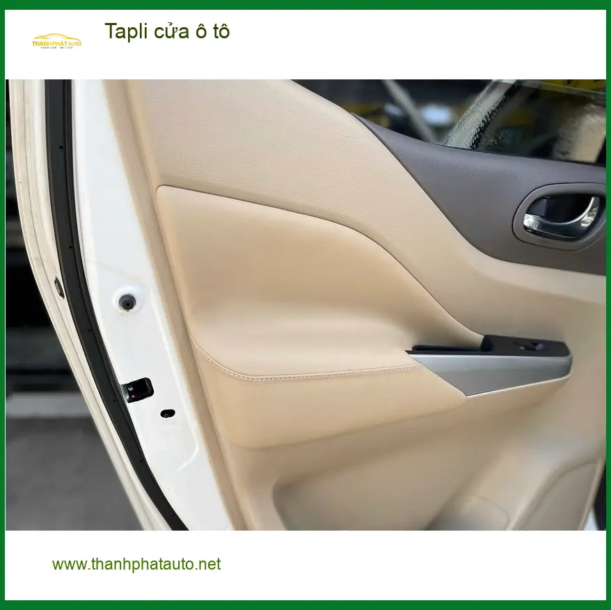 Chị Hương Giang bọc Tapli cửa ô tô Hyundai Accent tại Quận 2 cho nội thất bền đẹp. ảnh thực tế 3