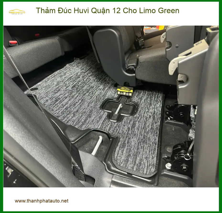 Chú Thanh lắp Thảm Đúc Huvi cho Limo Green tại Quận 12 để giữ xe luôn sạch sẽ ảnh thực tế 4