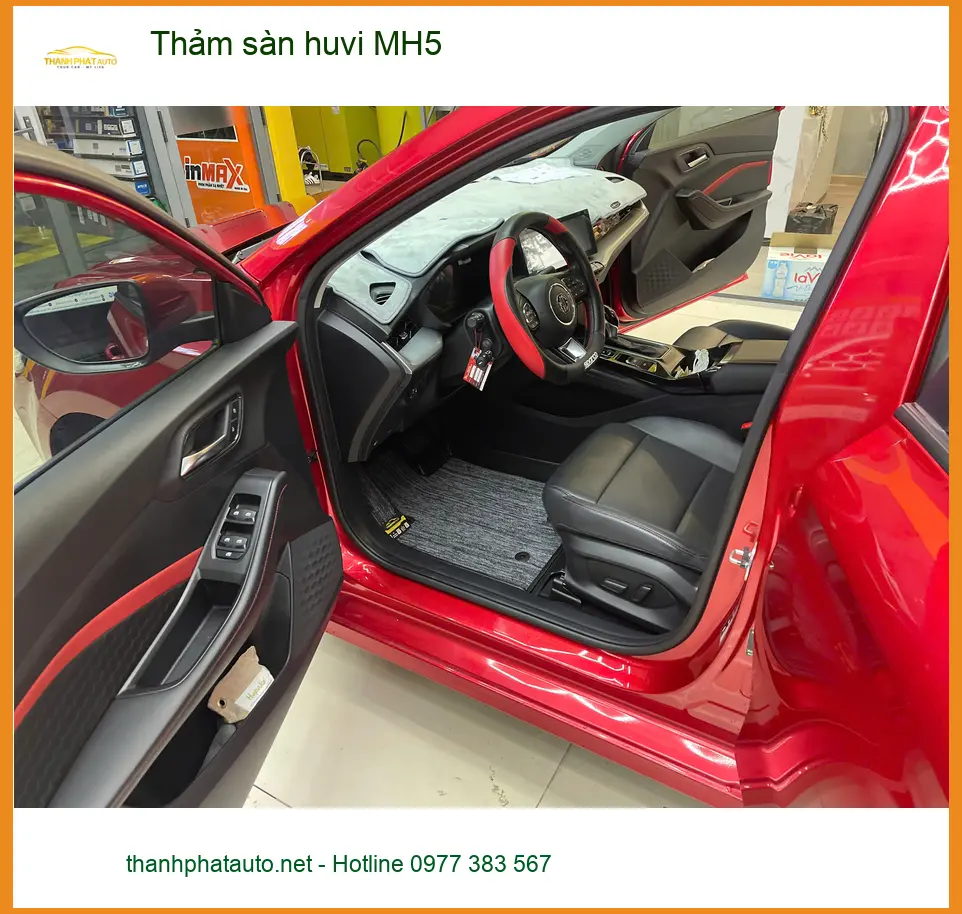 Chị Hà lắp thảm sàn Huvi MH5 cho Hyundai Elantra tại Quận 2 để giữ xe luôn sạch sẽ