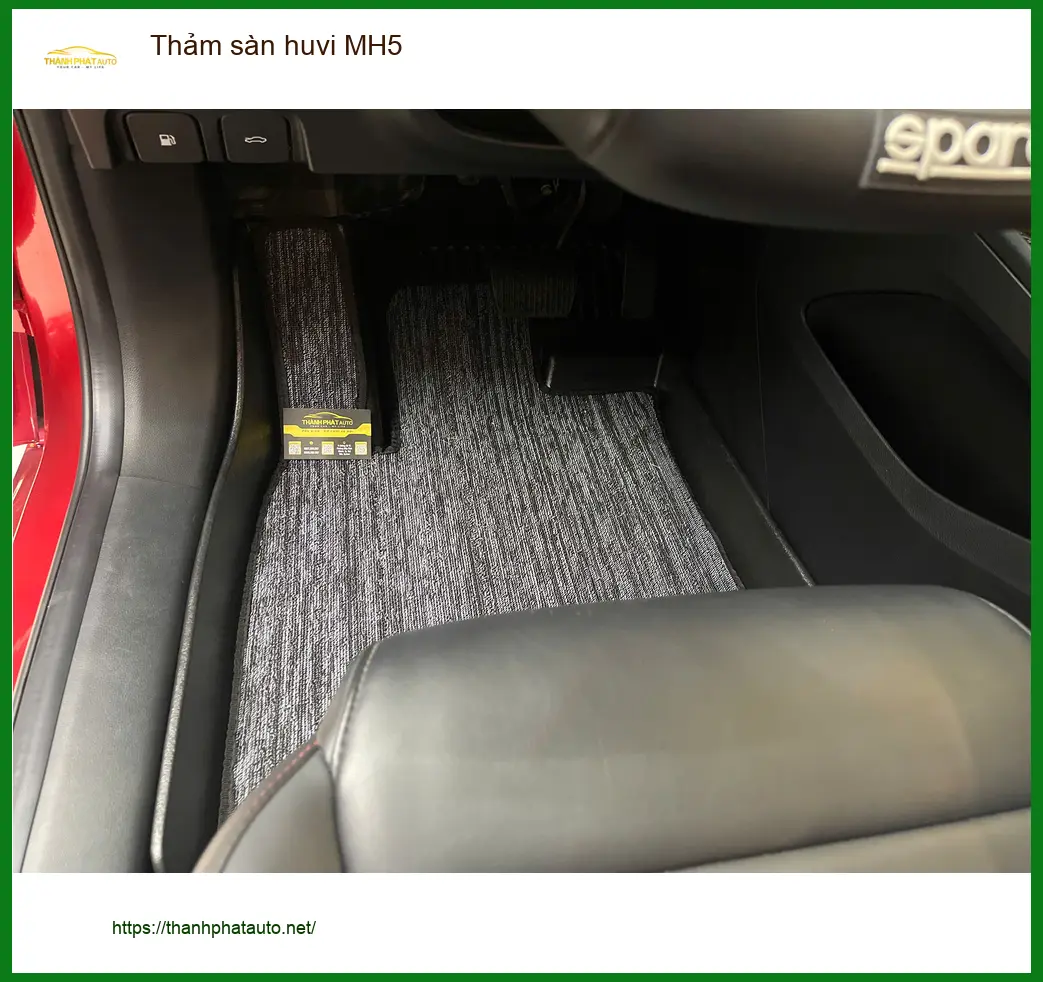 Chị Hà lắp thảm sàn Huvi MH5 cho Hyundai Elantra tại Quận 2 để giữ xe luôn sạch sẽ ảnh thực tế 2