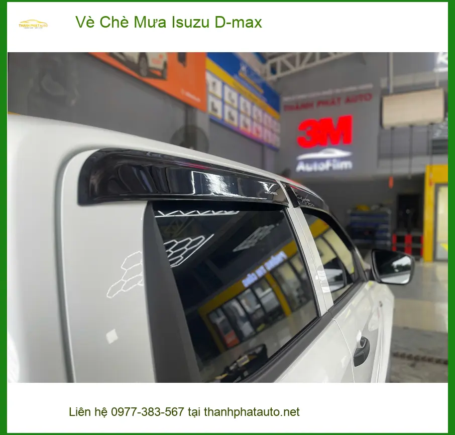 Chú Long lắp Vè Che Mưa Isuzu D-max ở Quận 5 tránh nước hắt vào xe ảnh thực tế 3